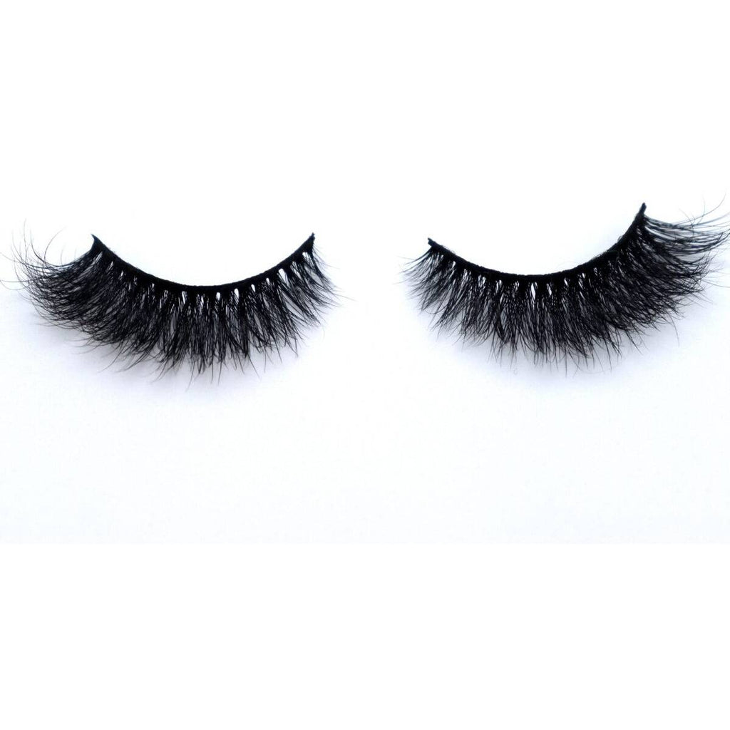 Meet flawless Lash. These stunning mink falsies are extremely comfortable lashes with a unique lash curled design. 